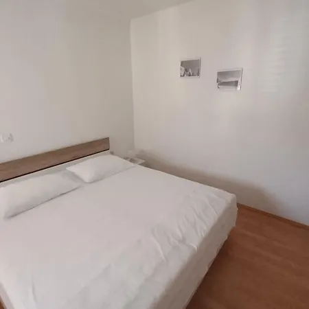 Apartamento Kureli - Two Bedroom With Terrace Rab Town